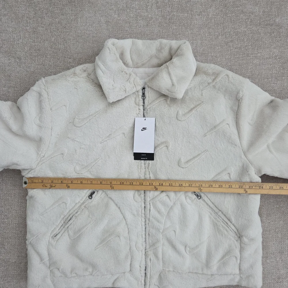 Nike Women's Sportswear Essentials Printed Plush Faux Fur Jacket Size Large - Picture 6 of 6